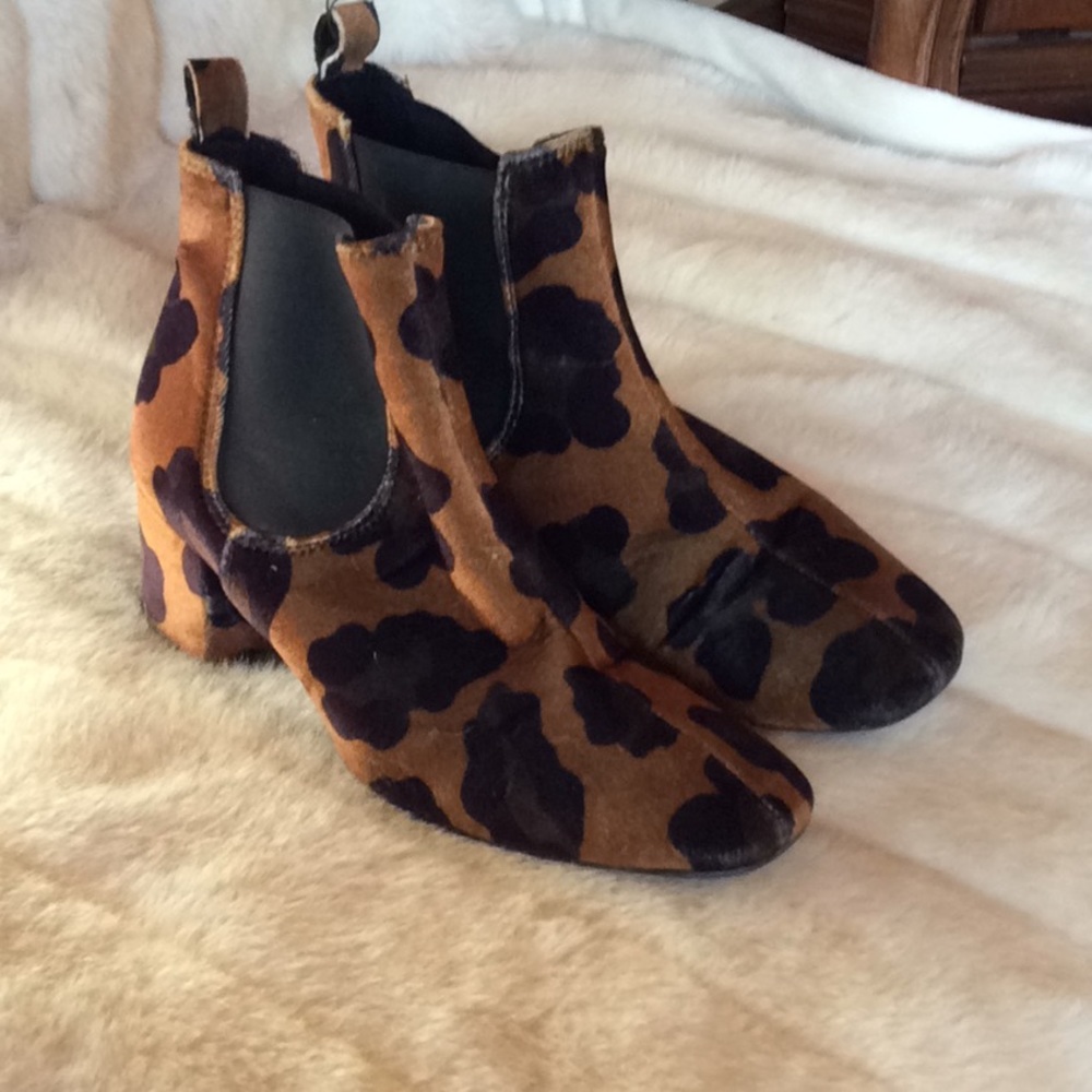 Boots, velvet leopard